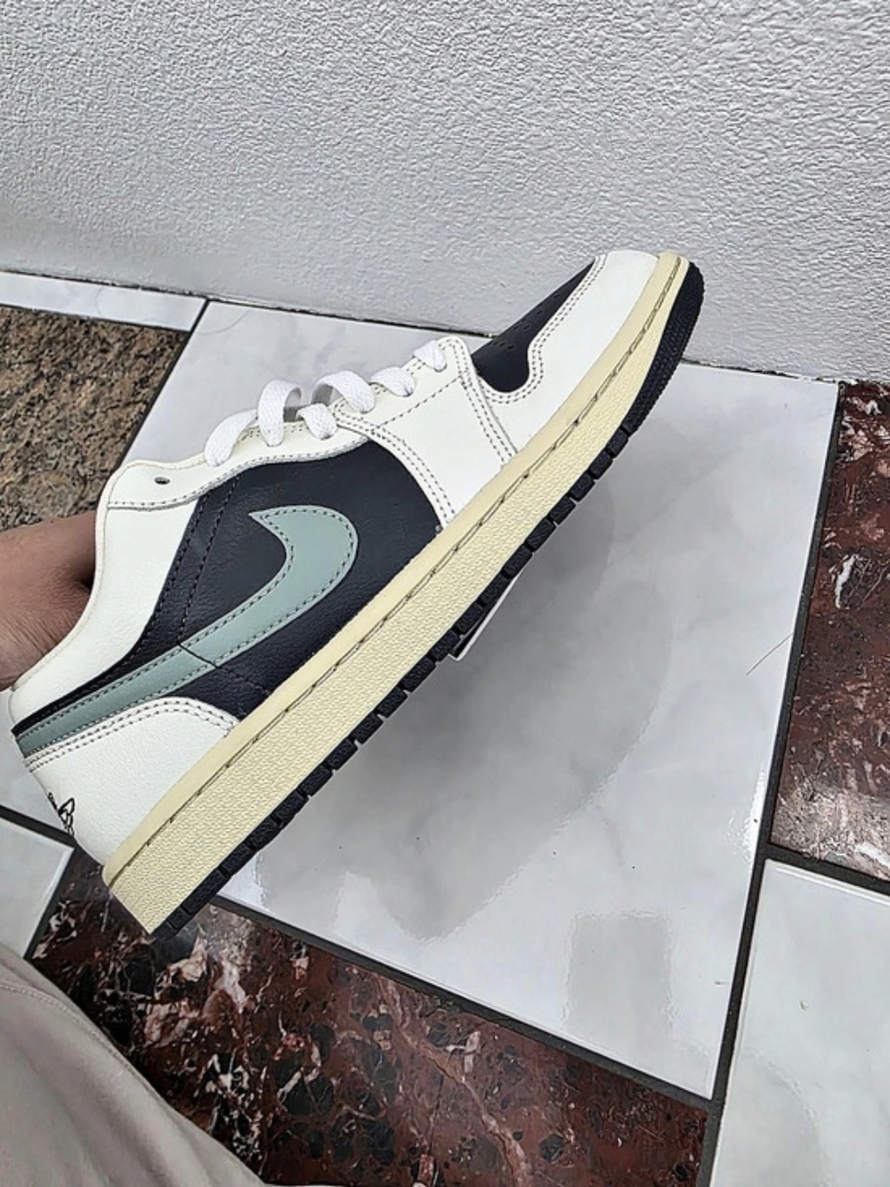 Jordan Air Jordan 1 Low Sneakers White & Black US 8womens